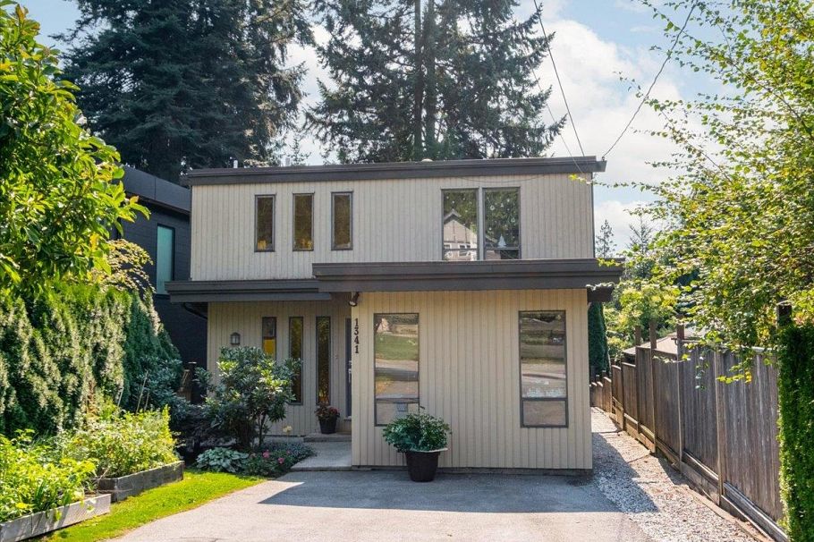 1341 Wellington Drive North Vancouver, BC - 39