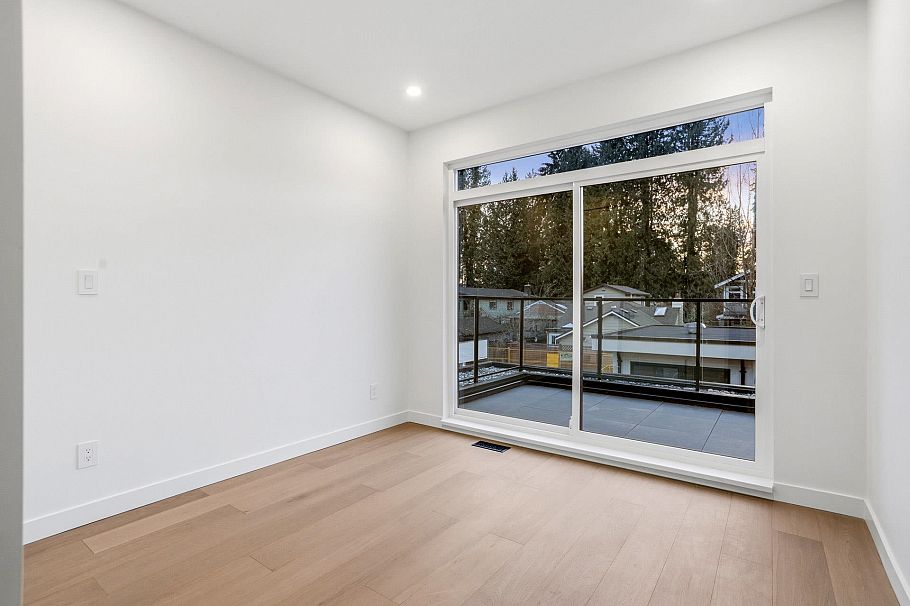 1921 Tatlow Avenue North Vancouver, BC - 30