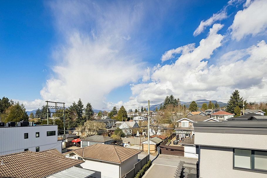 2 632 E 3rd Street North Vancouver, BC - 31