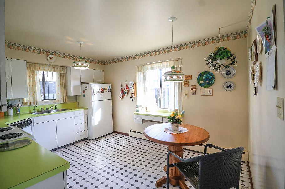 6816 Ontario Street Vancouver, BC - 8