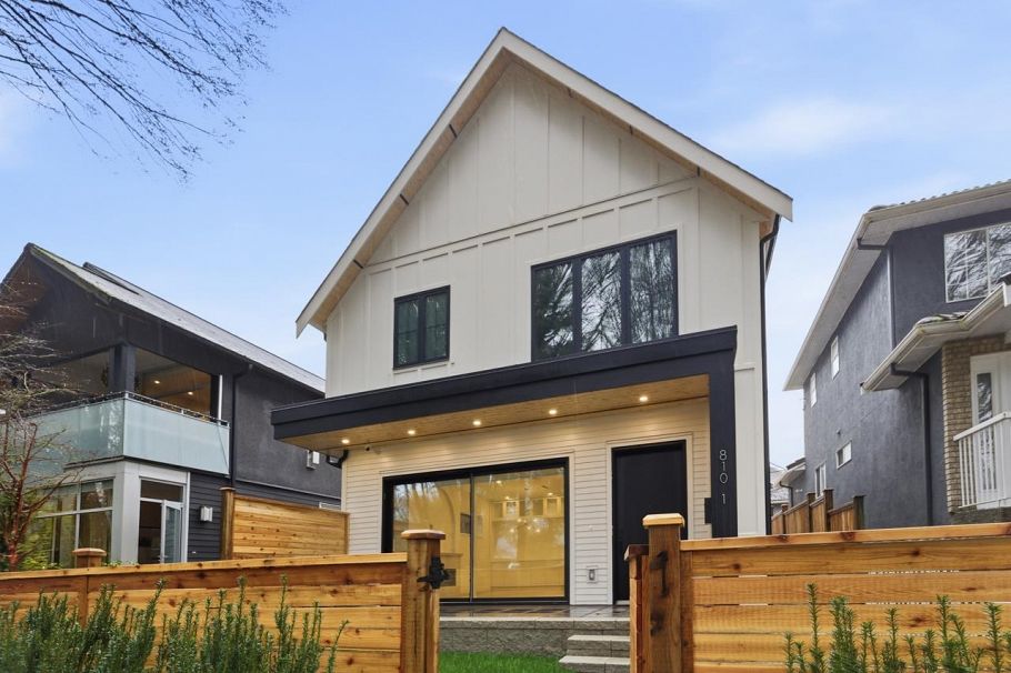 1 810 E 22nd Avenue Vancouver, BC - 1