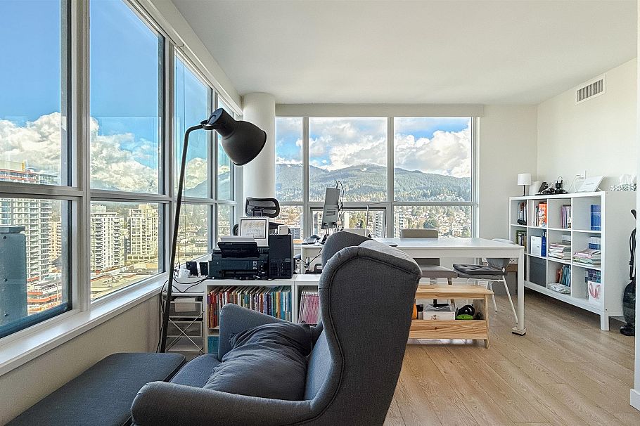 1607 125 E 14th Street North Vancouver, BC - 5