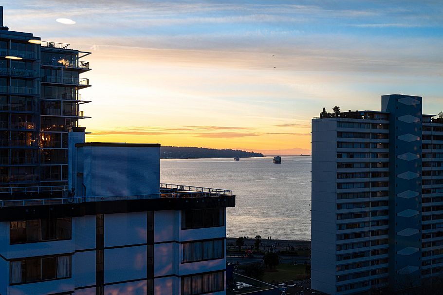 1501 1740 Comox Street Vancouver, BC - 2