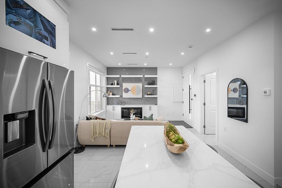 2172 E 46th Avenue Vancouver, BC - 4