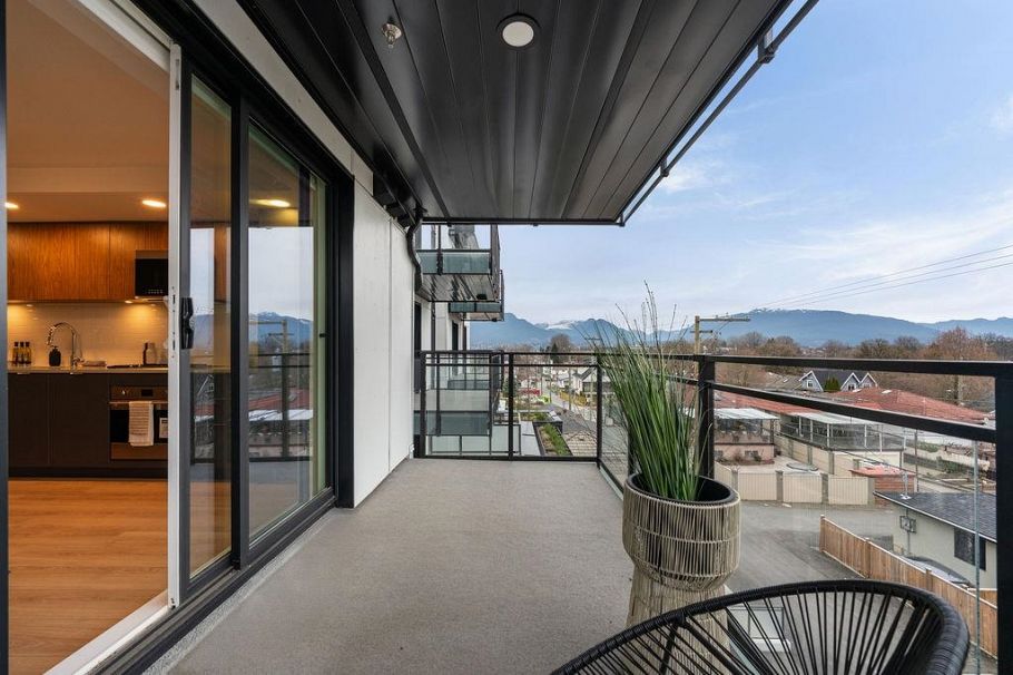 311 2419 Grant Street Vancouver, BC - 16