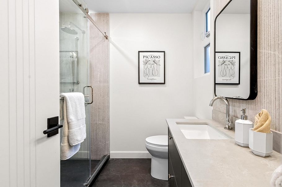 1921 Tatlow Avenue North Vancouver, BC - 20