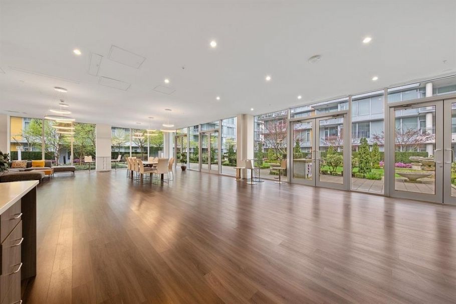 TH16 8677 Capstan Way Richmond, BC - 34