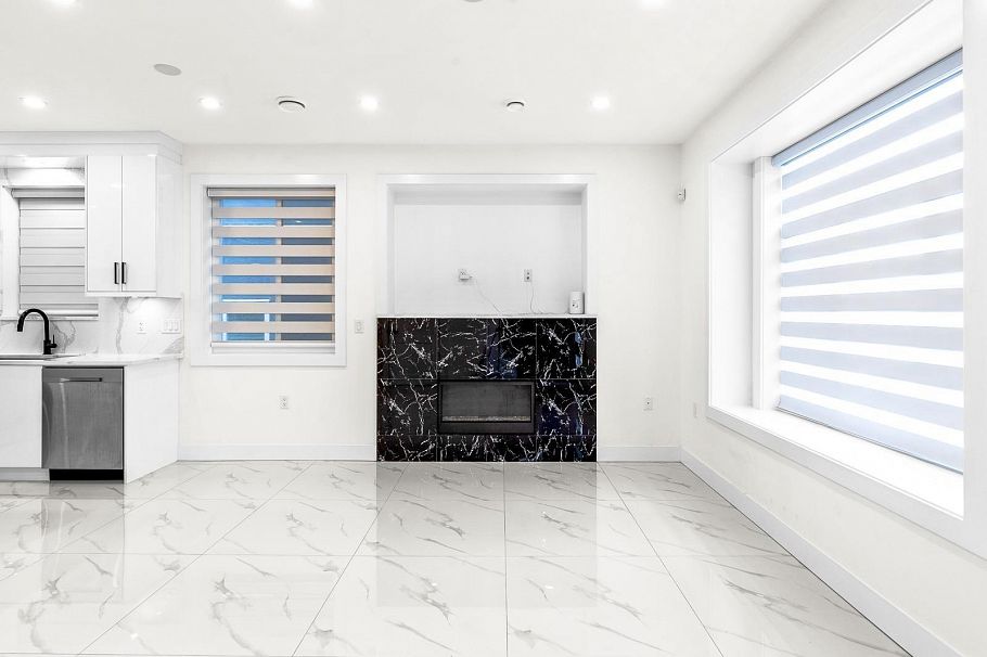 333 E 64th Avenue Vancouver, BC - 3