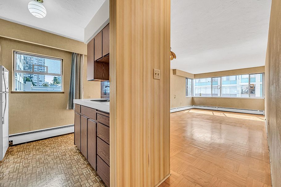 301 1050 Chilco Street Vancouver, BC - 8