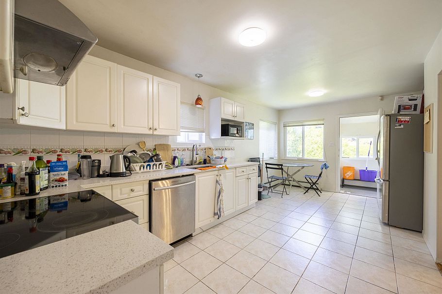 4663 W 15th Avenue Vancouver, BC - 8