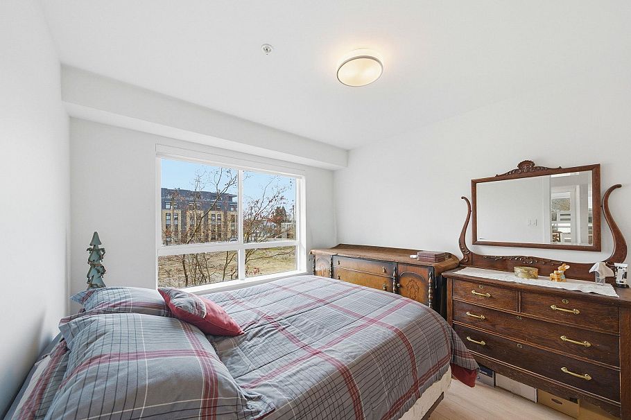 204 1519 Crown Street North Vancouver, BC - 10