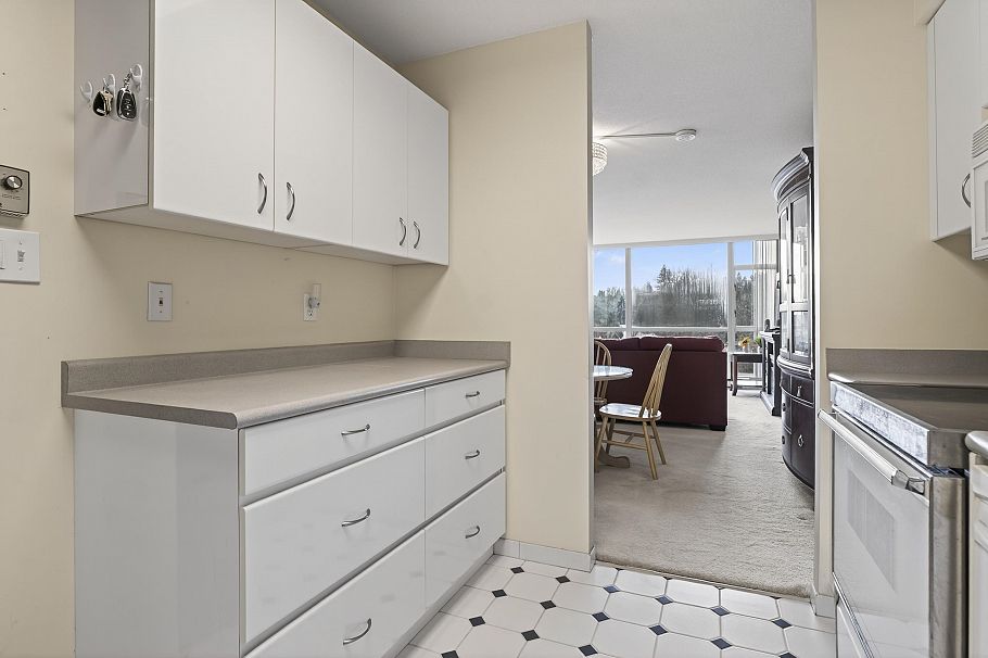 503 1327 E Keith Road North Vancouver, BC - 9