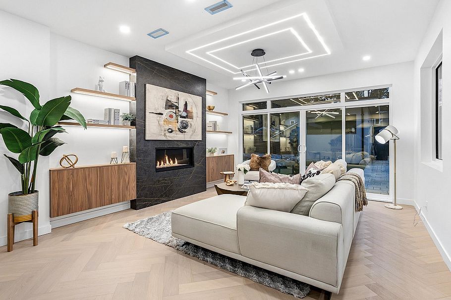 1921 Tatlow Avenue North Vancouver, BC - 3