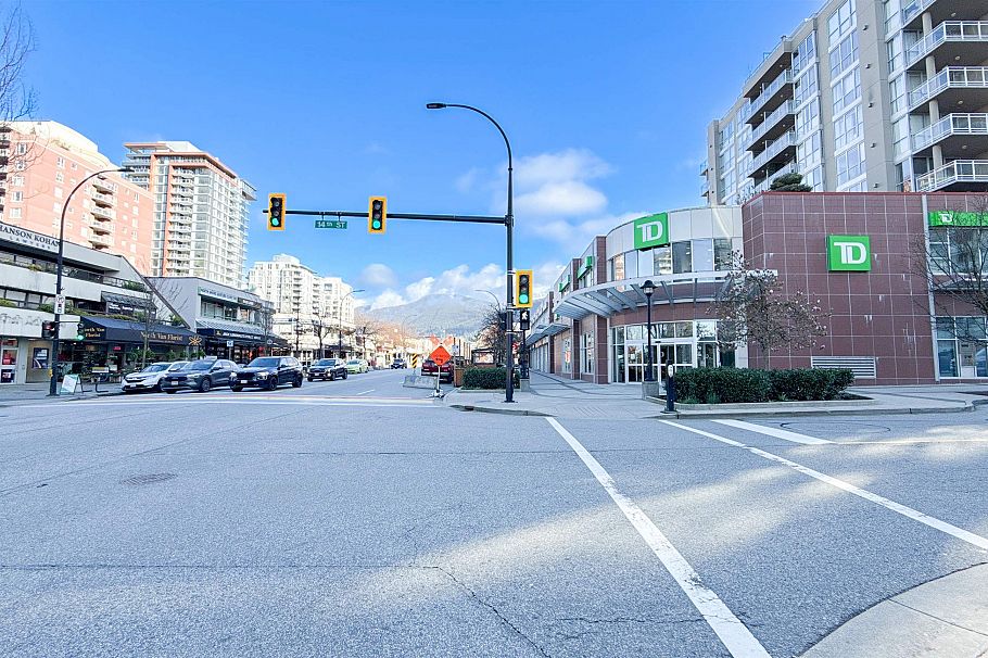 1607 125 E 14th Street North Vancouver, BC - 26