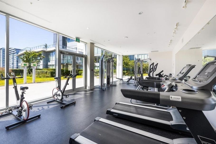 TH16 8677 Capstan Way Richmond, BC - 28