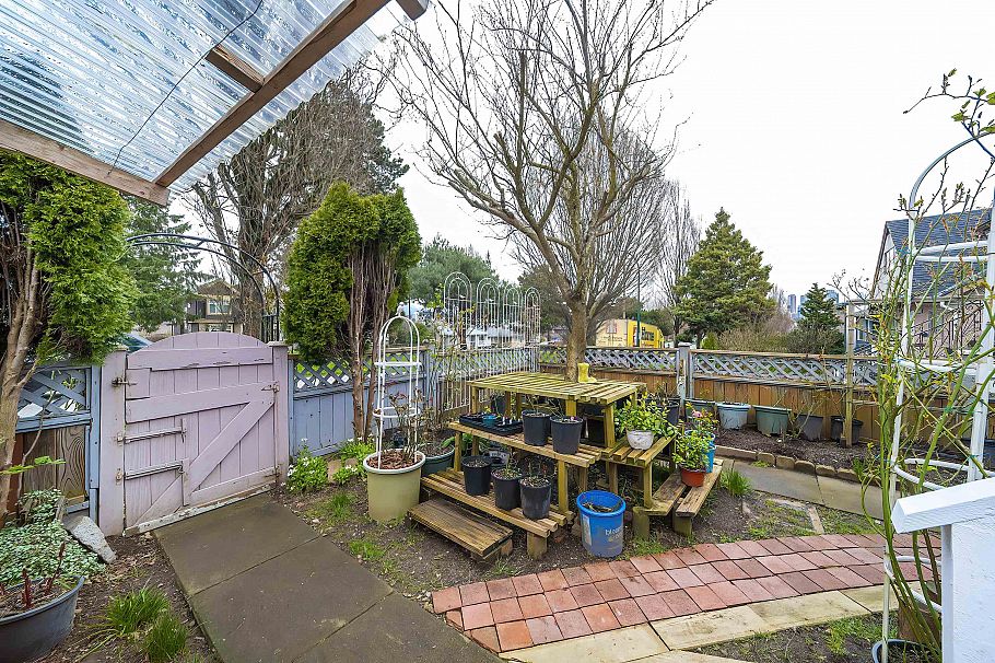 3134 E 1st Avenue Vancouver, BC - 7