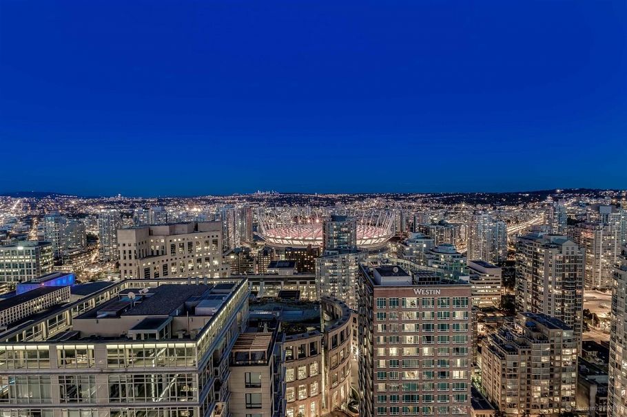 4007 777 Richards Street Vancouver, BC - 1