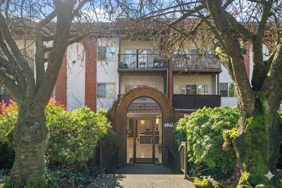 201 225 W 3rd Street North Vancouver, BC - 30