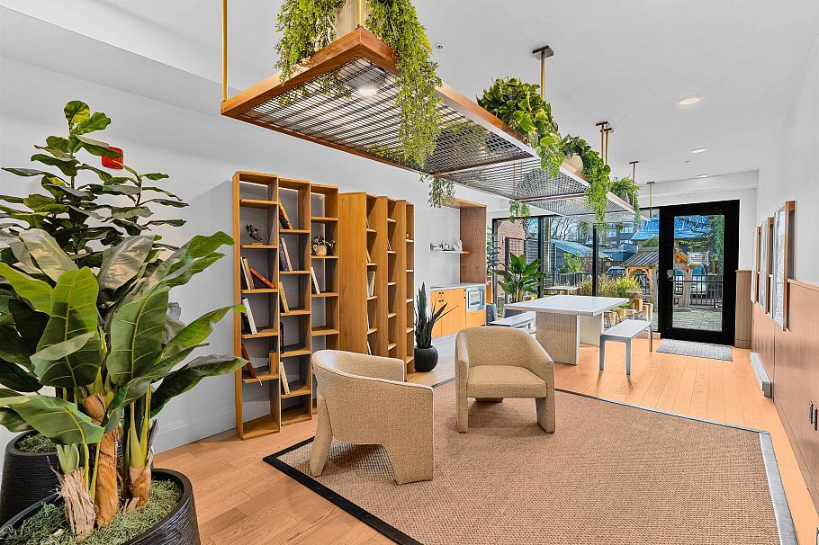 409 2550 Garden Drive Vancouver, BC - 31