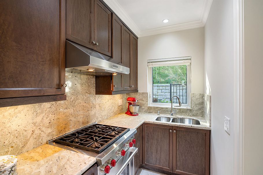 4578 Puget Drive Vancouver, BC - 17