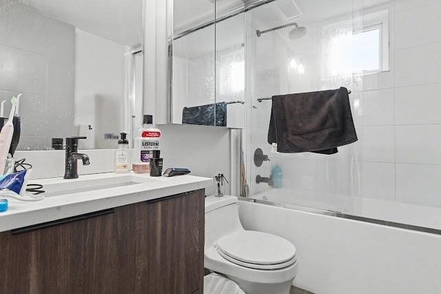 2412 Dundas Street Vancouver, BC - 23