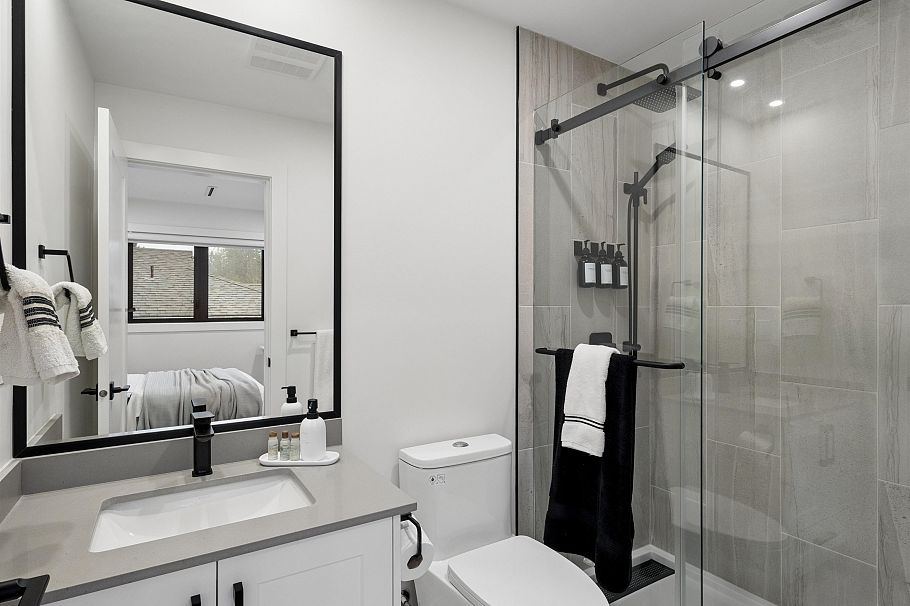 1260 Plateau Drive North Vancouver, BC - 29