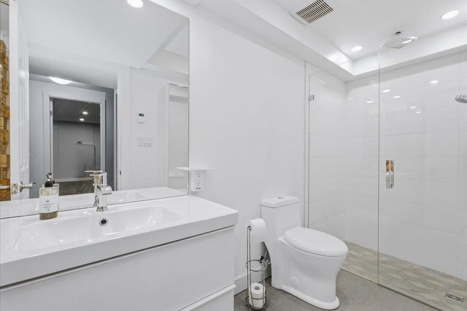 1341 Wellington Drive North Vancouver, BC - 31