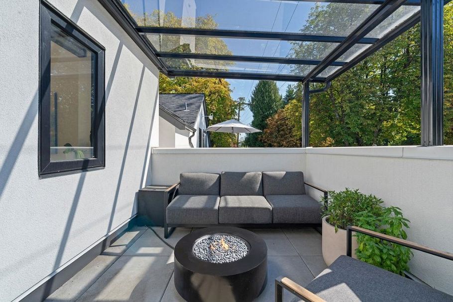 4921 Larch Street Vancouver, BC - 16