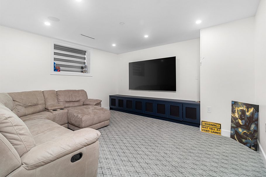 7662 French Street Vancouver, BC - 18