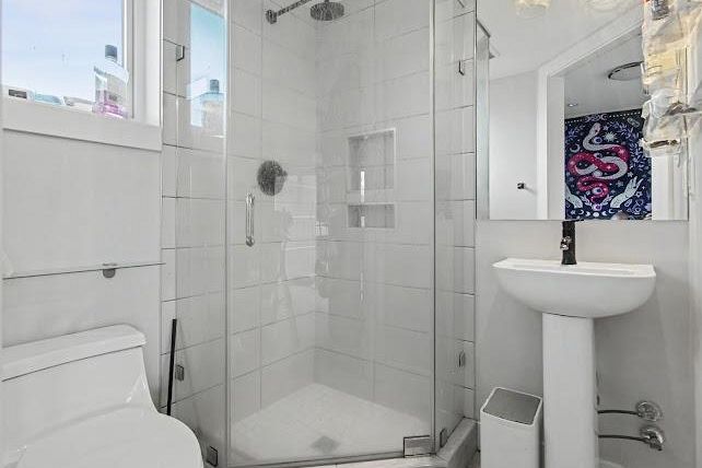 2412 Dundas Street Vancouver, BC - 15