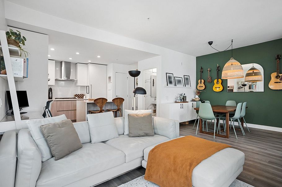 222 2060 Curling Road North Vancouver, BC - 6