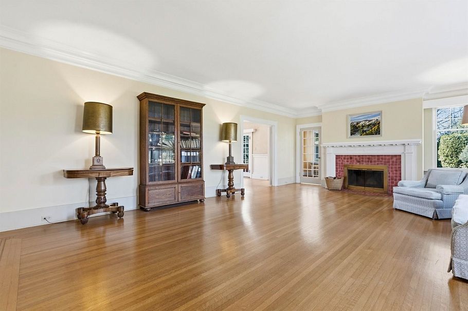 1570 W 36th Avenue Vancouver, BC - 9