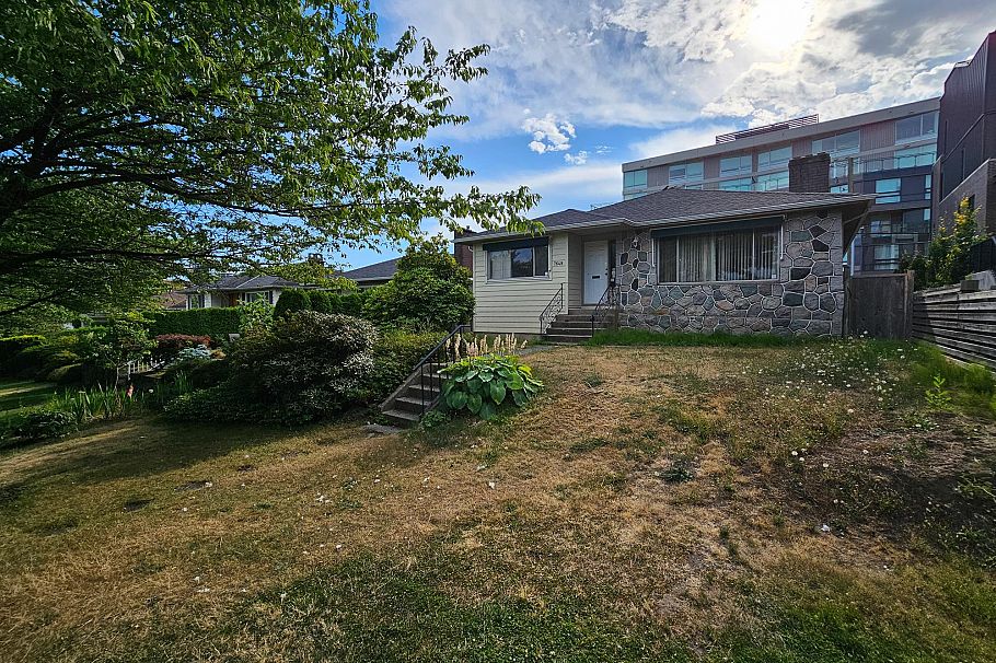7649 Yukon Street Vancouver, BC - 1