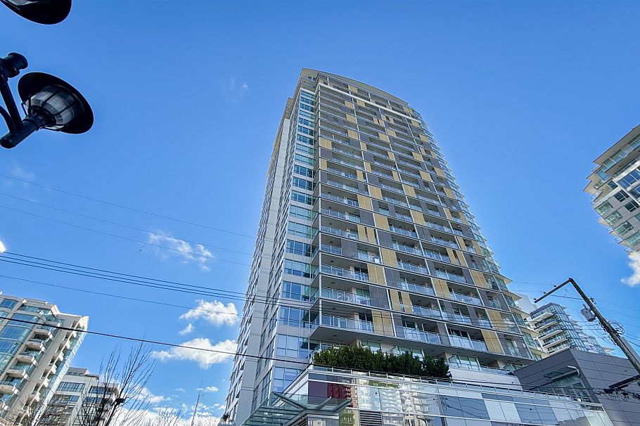 1607 125 E 14th Street North Vancouver, BC - 1