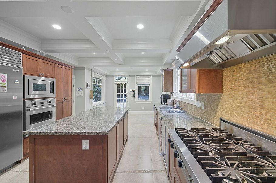 1350 W 15th Avenue Vancouver, BC - 19