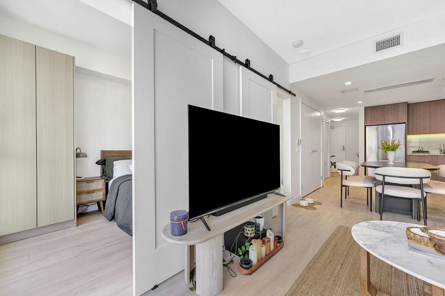 1102 1401 Hunter Street Vancouver, BC - 8