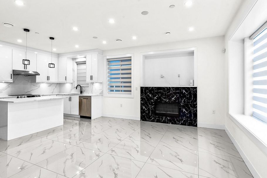 333 E 64th Avenue Vancouver, BC - 5