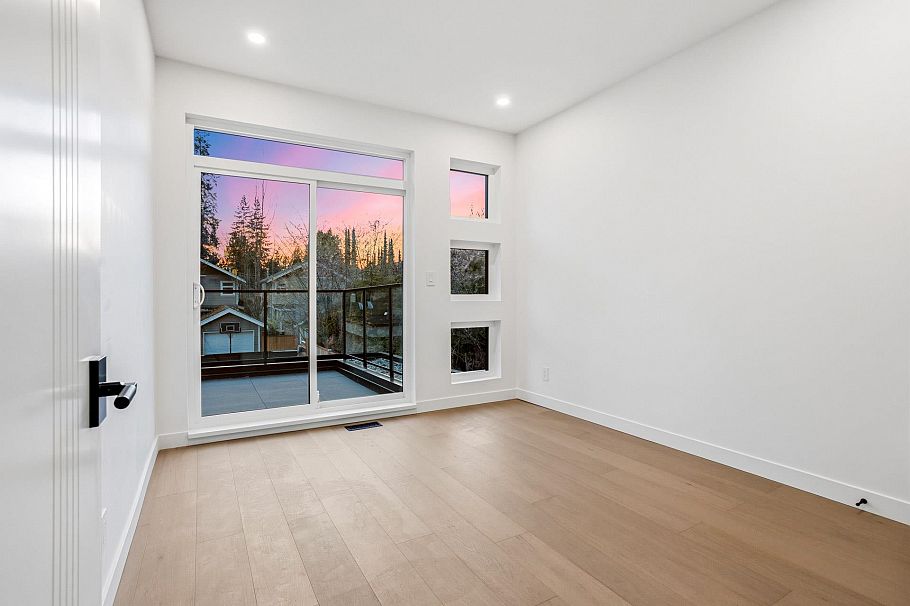 1921 Tatlow Avenue North Vancouver, BC - 27