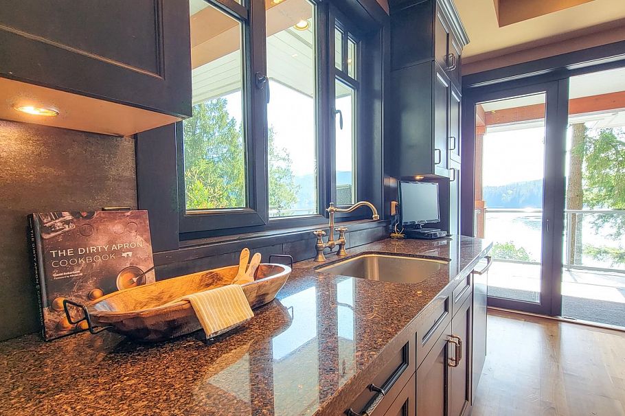 5125 Indian River Drive North Vancouver, BC - 16