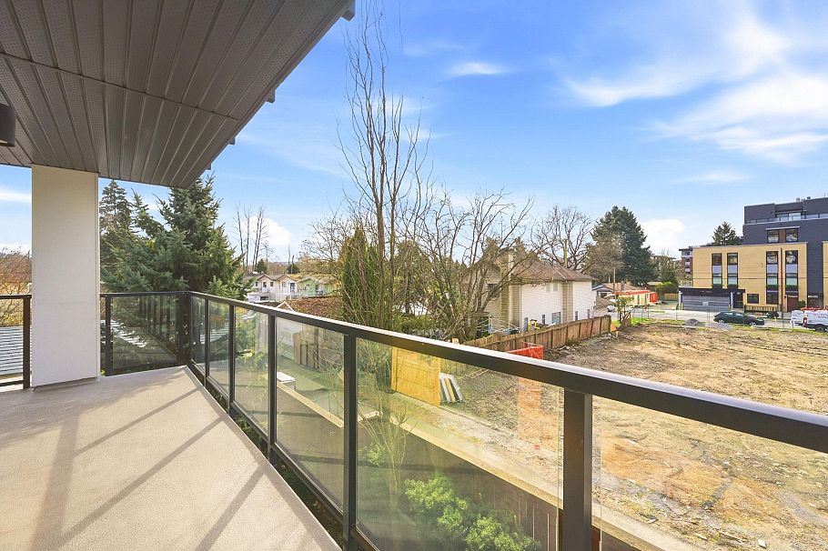 204 1519 Crown Street North Vancouver, BC - 24