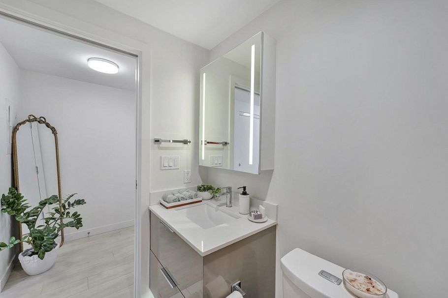 1102 1401 Hunter Street Vancouver, BC - 18