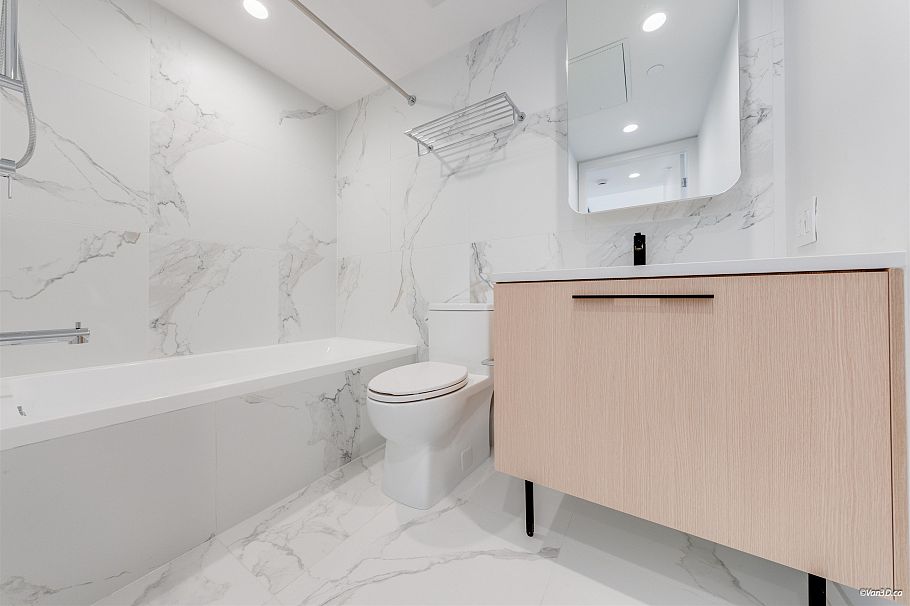 366 5189 Earles Street Vancouver, BC - 12