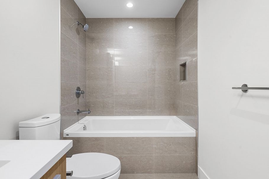 2779 Library Lane North Vancouver, BC - 25