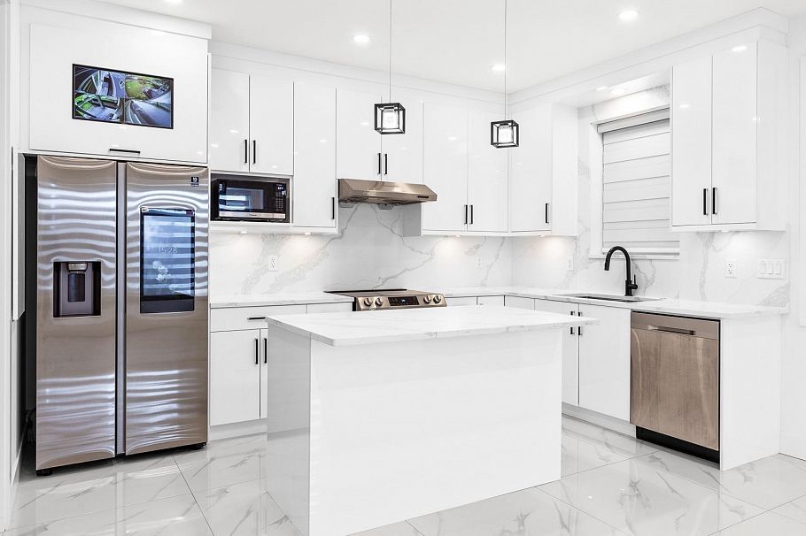 333 E 64th Avenue Vancouver, BC - 9