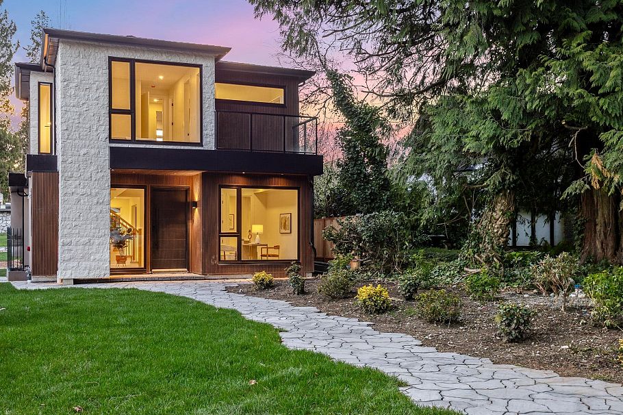 1921 Tatlow Avenue North Vancouver, BC - 2