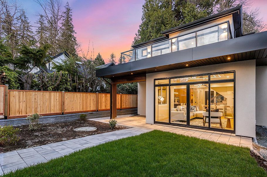 1921 Tatlow Avenue North Vancouver, BC - 36