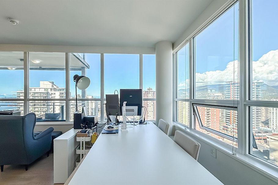 1607 125 E 14th Street North Vancouver, BC - 10