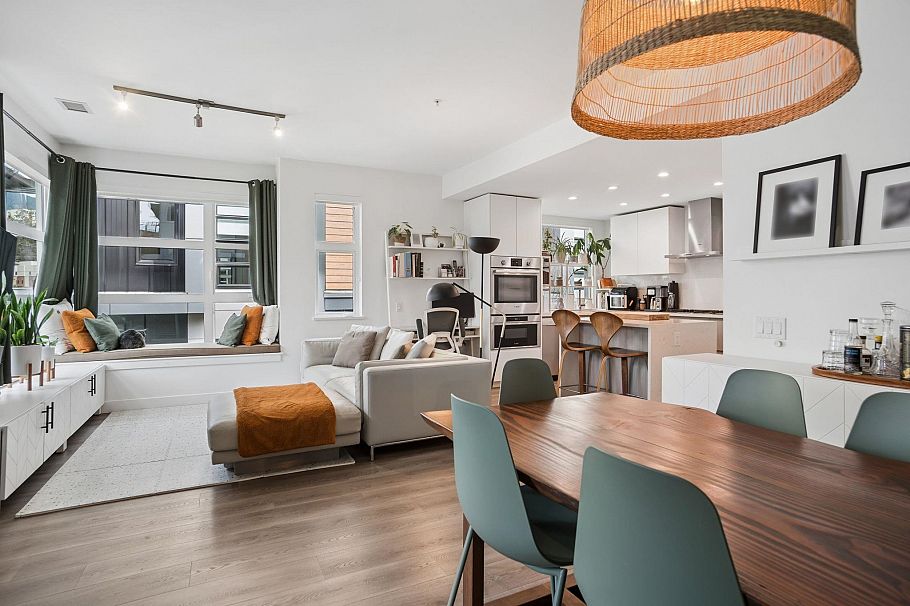 222 2060 Curling Road North Vancouver, BC - 8