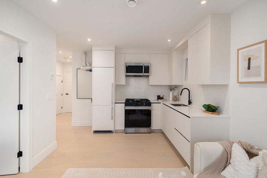 7380 Maple Street Vancouver, BC - 33