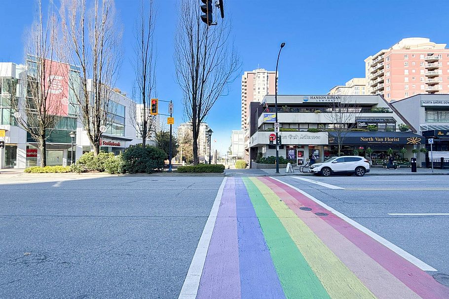 1607 125 E 14th Street North Vancouver, BC - 27